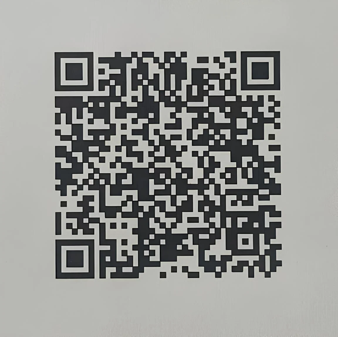 QR code permettant d'accéder à l'attestation de garantie décennale de l'entreprise à Troyes